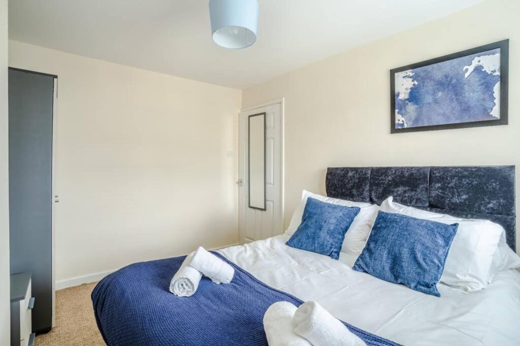 Off Road Parking, Smart Tv In Each Room! Суонзи Екстериор снимка