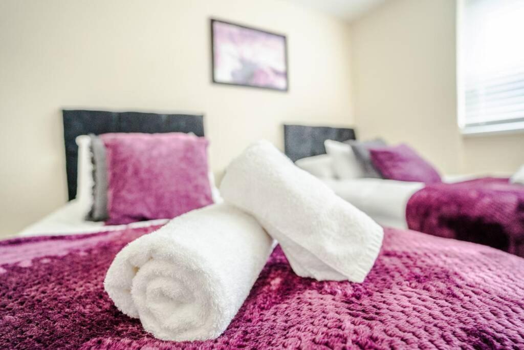 Off Road Parking, Smart Tv In Each Room! Суонзи Екстериор снимка